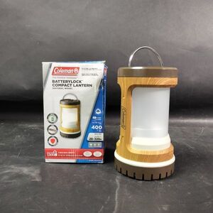 Coleman BATTERYLOCK COMPACT LANTERN ナチュラルウッド 400ルーメン キャンプ アウトドア ① u240243