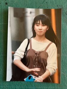 【当時物】高井麻巳子　写真　ジャンパースカート　適度な膨らみと丸み　おニャン子クラブ　昭和タレント　80年代アイドル 