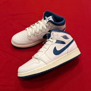 【新品】　定価16,500円　24.5㎝　NIKE　ナイキ　AIR JORDAN 1 MID SE GS　エアジョーダン1　スニーカー　Refurbished商品　箱なし　FN7432