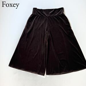 美品 FOXEY NEW YORK フォクシーニューヨークガウチョパンツベロア　ウエストストレッチ　ボトムス　レディース