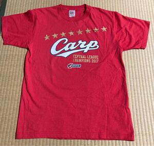 広島東洋カープJ SPORTSコラボ2017セ・リーグ優勝記念Tシャツ(Carp)レッド-Lサイズ