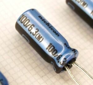 [100個] KA 6.3V 100uF ニチコン 105℃ ハイグレードオーディオコンデンサ