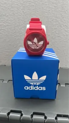 【新品未使用】adidas腕時計　赤