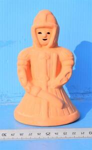 昔懐かしい陶器の水中アクセサリー 踊る 笑う 埴輪 剣士 素焼き ぞ⑲　はにわ haniwa ハニワ 幅90×奥60×高150ｍｍ　140ｇ 4974230000112