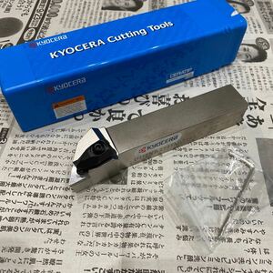 未使用品 京セラ kyocera 旋盤 旋盤用バイト 外径バイト バイトホルダー 旋盤工具 DDJNR2525M-1504 D型 ダブルクランプ 右勝手