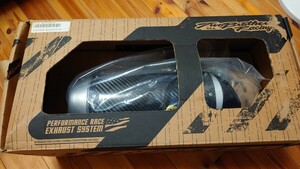 グロム　マフラー　2014-2016 Honda Grom Two BrothersRacing FullExhaust SystemS1R-Carbon FiberCanister, YellowBadge (005-3740105-S1)