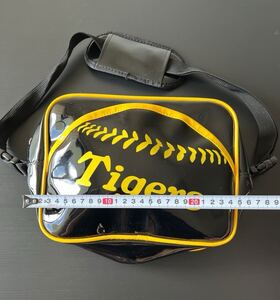 【阪神タイガース / 甲子園来場者限定品】エナメルバック/ブラック×イエロー