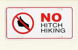 【在庫処分価格】ヒッチハイク禁止 アメリカの道路標識柄 NO HITCH HIKING ライセンスプレート アメリカ 雑貨 アメリカン雑貨