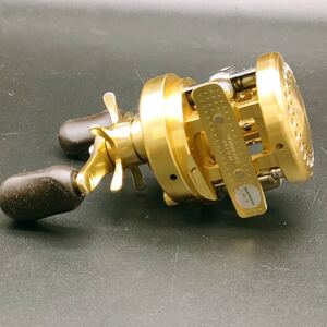 SHIMANO CALCUTTA CONQUEST シマノ カルカッタコンクエスト 100 RH442 ベイトリール リール 釣具 ゴールド色 ヴィンテージ アウトドア 釣り