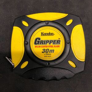 H676 鋼製巻尺 KOMELONコメロン グリッパーGripper KMC-900R 長さ30m×巾10mm