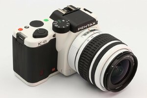 【中古品】PENTAX K-01 ズームレンズキット [ホワイト×ブラック]　ペンタックス　リコー　★バッテリーなし★