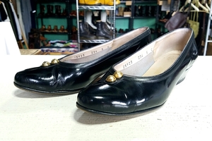 318◆イタリア製 フェラガモ SalvatoreFerragamo エナメル パンプス 5C 黒 ブラウン 金具 革靴 短靴 中古 USED FrogShop