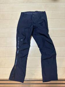 中古 arcteryx GORE-TEX パンツ 黒 ブラック 正規品　サイズm