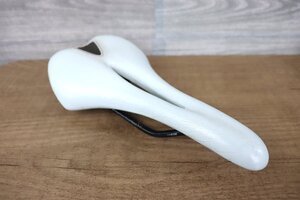 selle italia　セライタリア　モデル名不明　白　138ｍｍ　Manganese　マンガネーゼレール　cicli17　SA55