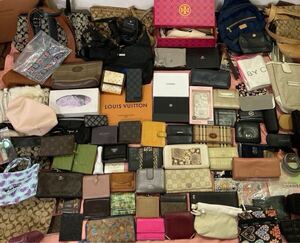 【送料込約150点】LOUIS VUITTON　CHANEL　COACH 　BURBERRY　PRADA　FENDI　COACH　SAHNTLAURENT等　ブランド財布バッグ小物　まとめ売り