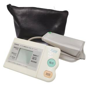 E05062 オムロン デジタル自動血圧計 HEM-737 ファジィ OMRON 測定器具 乾電池式 単3形乾電池4本使用 収納袋付き
