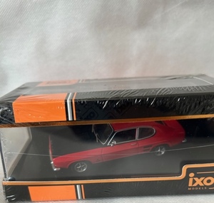 モデルカー 1/43 ixo イクソ フォード カプリ 1700 GT 1970 CLC258 FORD CAPRI レッド/ブラックボンネット 未開封 ケース傷有