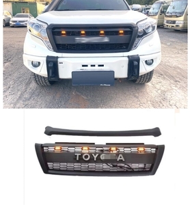 トヨタ ランドクルーザープラド 150系 中期　LED付き　フロントグリル　フロントガーニッシュ外装カスタム TOYOTAロゴ付き 2013-2017年