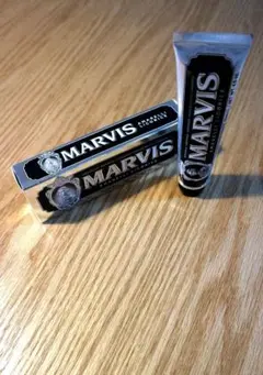 MARVIS　マービス　マーヴィス　歯磨き粉　黒　ブラック　リコリス