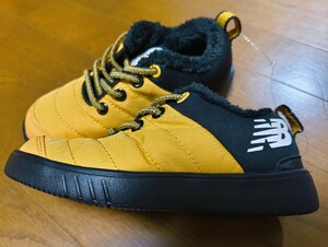 17cm　ニューバランス NB スニーカー キッズ 子供 靴 スリッポン モック 黄 黒 軽量 軽い New Balance