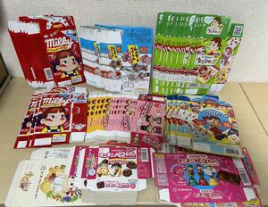 ペコちゃん　食玩　雑貨などの　空き箱　大量　まとめて　70枚以上