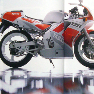 YAMAHA ヤマハ TZR250 1989　特集掲載 雑誌　10ページ