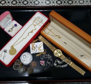 遺品整理品他 実家アクセサリーまとめ大量 リング 指輪 ネックレス ブレスレット 真珠 色石 コイン ブランド品
