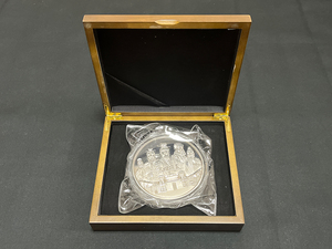 【Y012】置物中国大型紀念銀貨 コイン メダル 中国古代四大名作の一つ「三国演義」紀念章　磁石に付かない
