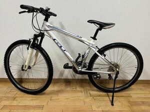 【GT】アグレッサー 3.0 MTB 3×7s 416mm 26x2.10 ホワイト