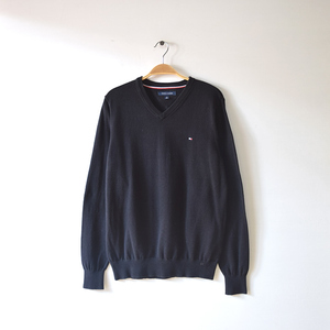 【送料無料】トミーヒルフィガー コットンニット Vネック セーター ブラック 黒色 メンズS TOMMY HILFIGER ニット 古着 CH0845