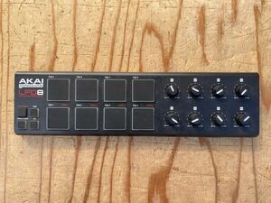 AKAI LPD8 LAPTOP PAD CONTROLLER 中古品