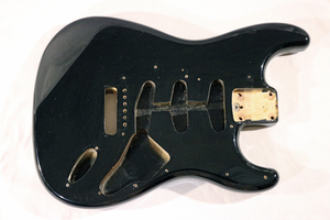 【Fender Japan】ST-72（BLK）Stratocaster Body ストラト・ボディ 日本製 加工ありジャンク