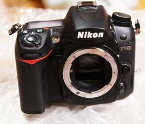 【 送料無料 】　Nikon D7000　本体