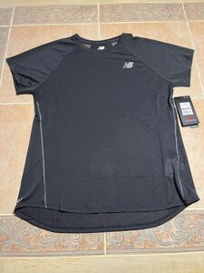 new balance レディースランニングTシャツ　ブラック　　Lサイズ 機能性楚材　タイトフィット　新品未使用品