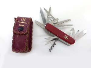 5ON　VICTORINOX ビクトリノックス SWISS 10徳ナイフ　アーミーナイフ　マルチツール　多機能　中古　ケース付き