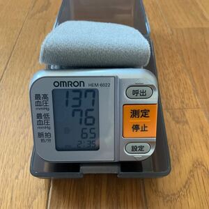 オムロンデジタル自動血圧計★手首式血圧計★HEM-6022