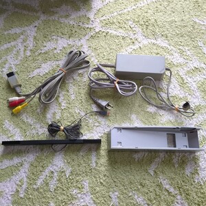 Nintendo Wii　 ACアダプター　　センサー　スタンド AVケーブル　★動作不明ジャンク品　（検索用 任天堂 ニンテンドー　ゲーム　