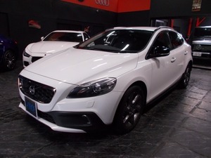 V40クロスカントリー T5 4WD ディーラー整備車両 セーフティパッケージ