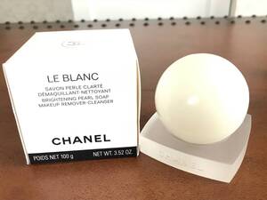 ★ CHANEL シャネル ル ブラン ソープ 100ｇ メークアップリムーバー 洗顔石けん 石鹸 専用トレー付き 未使用 定価 11.290円 限定 限定品