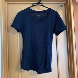 美品　ZARA ザラTシャツ　メンズTシャツ クルーネック 紺色