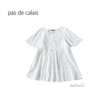 pas de calais パドカレ . 製品染め ピンタック フレア袖 フレア プルオーバー ブラウス 送料無料