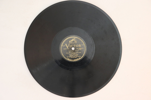 78RPM/SP Dorothy Lamour Comes Love / You Took Me Out Of This World VA10034 VICTOR /00500