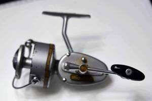 VINTAGE 珍品希少リール　MITCHELL 810　OLD REEL MADE IN FRANCE 刻印　未塗装 蒐集　マニア　　A153-339 SPINNING REEL 