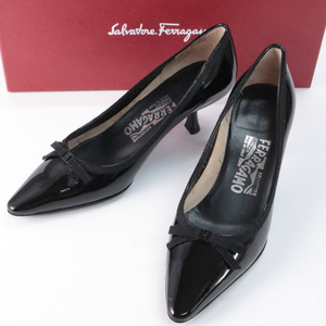 Salvatore Ferragamo サルヴァトーレフェラガモ パンプス (4 1/2D)エナメルコーティングレザー 黒 ブラック