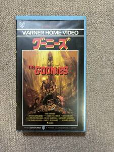 レンタル落ち The GOONIES VHS グーニーズ 字幕スーパー ビデオテープ 1985年 114分 スティーブン スピルバーグ ワーナー 昭和レトロ/YM