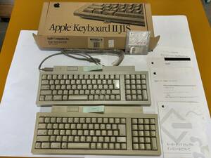 Apple製キーボードⅡ ２個　接続ケーブル1本無　 (中古品・１台動作確認済)