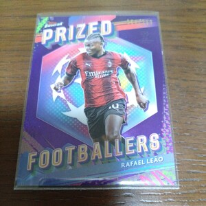 2023-24 topps finest uefa soccer RAFAEL LEAO 299枚限定 PRIZED FOOTBALLERS パープルリフレクターパラレル ACミラン