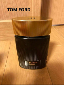 TOM FORD NOIR pour femme トムフォード　ノワール　パルファム　香水　パフューム　perfume 50ml