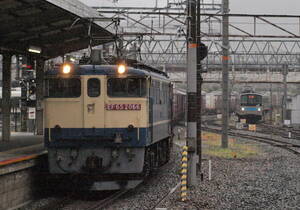 ◆◆ 【写真1枚】EF65 2066　貨物列車　京都 (降雨時)　KGサイズ ◆◆