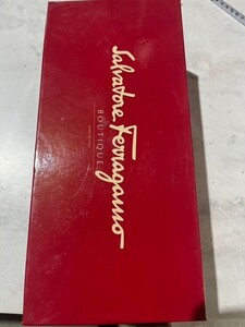 柏0402 Salvatore Ferragamo フェラガモ ブラック系 レディース レディースハイヒール革靴 0263901 SN H 13076 完全な箱 NETWORK 1CM